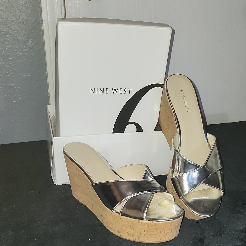 Nine West Silver Wedge Shoes Sleek and Stylish